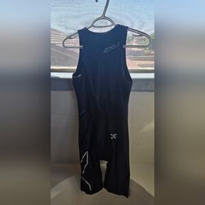 2XU Women's Medium Sleeveless Triathlon One Piece Kit